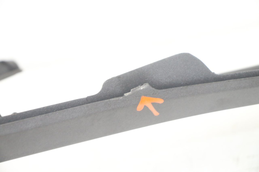 photo de OSŁONA POD SIODŁEM PRAWA HONDA FORZA 125 (2021 - 2025) - Stan powierzchni