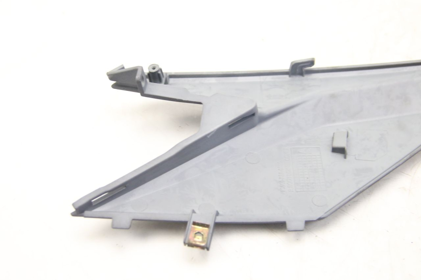 photo de OSŁONA POD SIODŁEM PRAWA SYM JET 4 4T 50 (2018 - 2021) - Widok ogólny