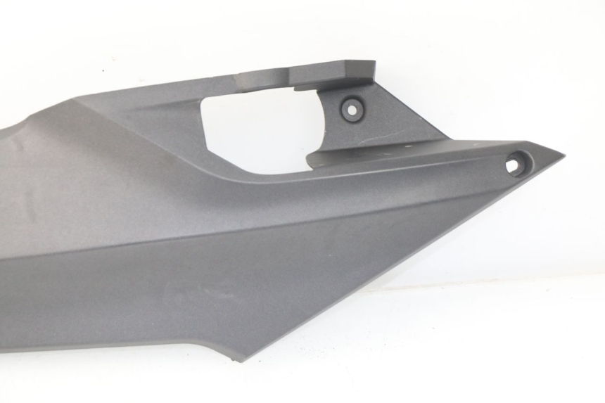 photo de OSŁONA POD SIODŁEM PRAWA SYM JOYMAX 250 (2013 - 2017) - Punkty mocowania