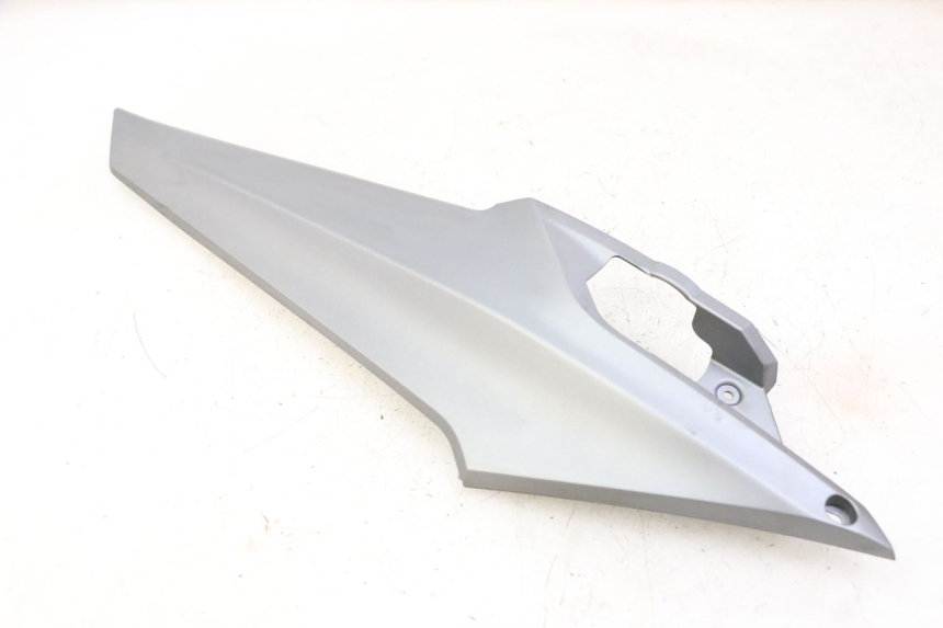 photo de OSŁONA POD SIODŁEM PRAWA SYM JOYMAX 125 (2010 - 2017) - Inny kąt widzenia