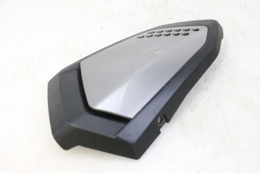 photo de OSŁONA POD SIODŁEM PRAWA KEEWAY K-LIGHT KLIGHT 125 (2018 - 2025) - Inny kąt widzenia