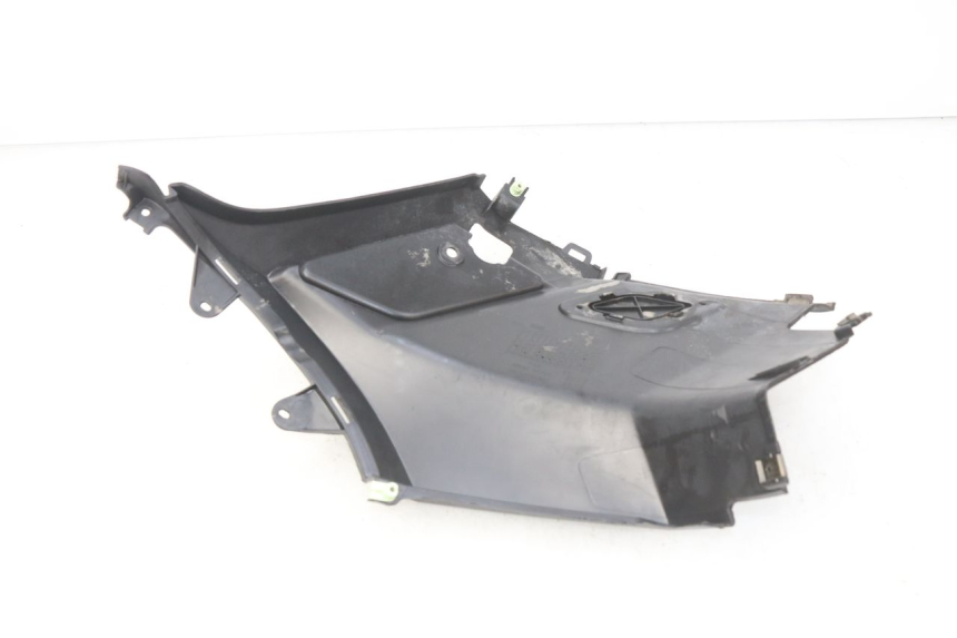 photo de OSŁONA POD SIODŁEM PRAWA PEUGEOT KISBEE 2T 50 (2010 - 2017) - Zoom stanu zużycia