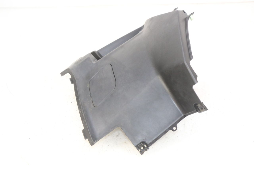 photo de OSŁONA POD SIODŁEM PRAWA PEUGEOT KISBEE 2T 50 (2010 - 2017) - Inny kąt widzenia