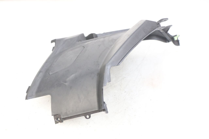 photo de OSŁONA POD SIODŁEM PRAWA PEUGEOT KISBEE 2T 50 (2010 - 2017) - Inny kąt widzenia