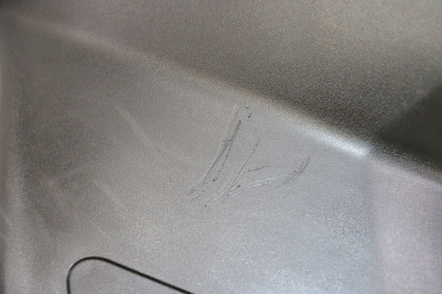 photo de OSŁONA POD SIODŁEM PRAWA PEUGEOT KISBEE 2T 50 (2018 - 2022) - Widok ogólny