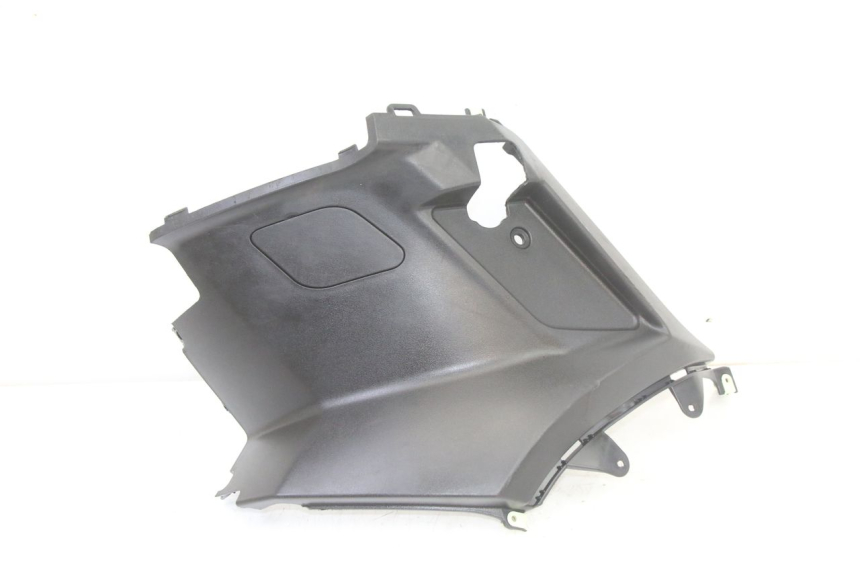 photo de OSŁONA POD SIODŁEM PRAWA PEUGEOT KISBEE 2T 50 (2010 - 2017) - Szczegół części