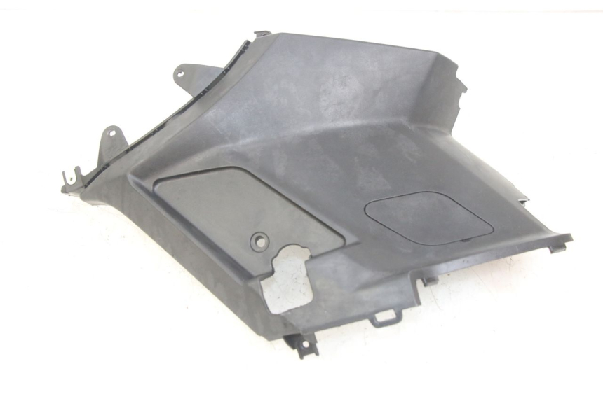 photo de OSŁONA POD SIODŁEM PRAWA PEUGEOT KISBEE 4T 50 (2010 - 2017) - Widok główny