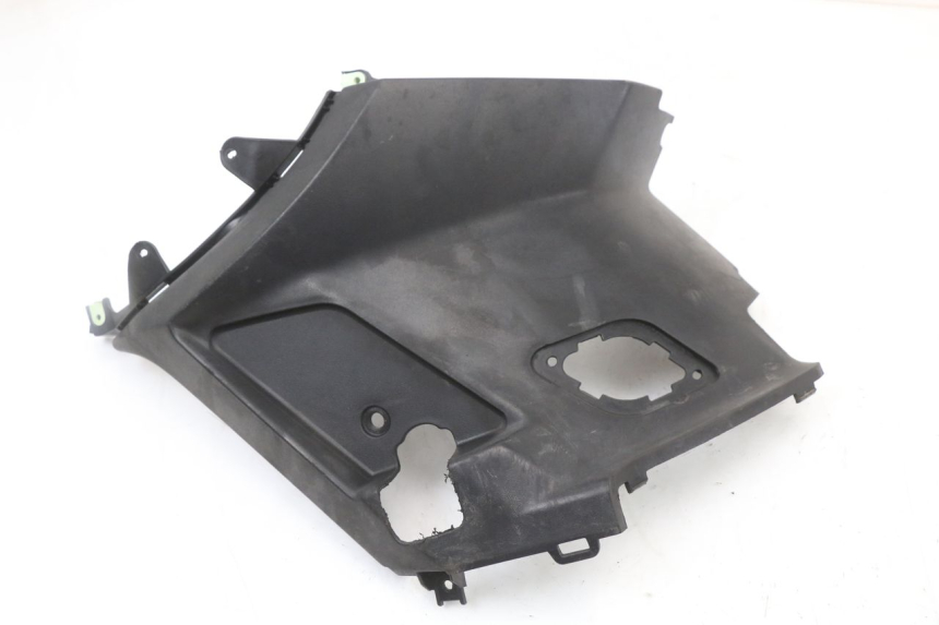 photo de OSŁONA POD SIODŁEM PRAWA PEUGEOT KISBEE 4T 50 (2018 - 2022) - Widok główny