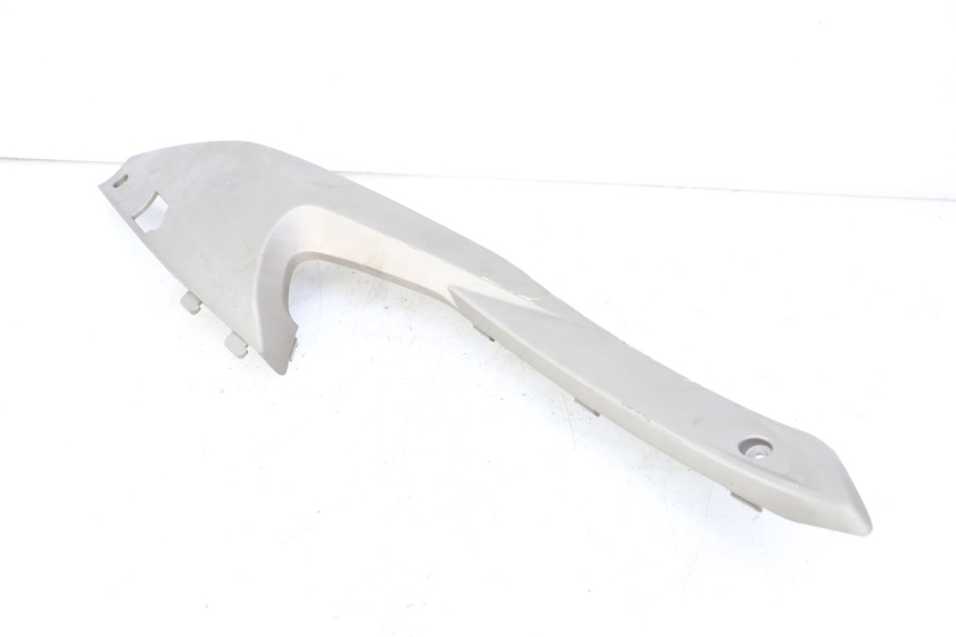 photo de OSŁONA POD SIODŁEM PRAWA KYMCO XCITING 500 (2007 - 2010) - Punkty mocowania