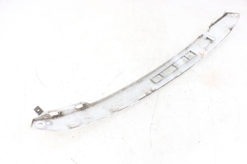 photo de OSŁONA POD SIODŁEM PRAWA KYMCO LIKE 125 (2009 - 2016) - Punkty mocowania