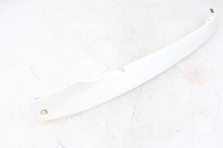 photo de OSŁONA POD SIODŁEM PRAWA KYMCO LIKE 125 (2009 - 2016) - Oznaczenia i referencje