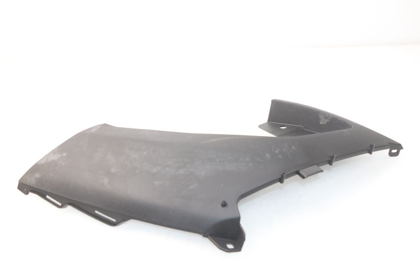 photo de OSŁONA POD SIODŁEM PRAWA PEUGEOT METROPOLIS 400 (2017 - 2020) - Widok ogólny