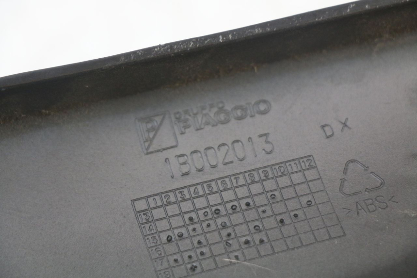 photo de OSŁONA POD SIODŁEM PRAWA PIAGGIO MP3 HPE 350 (2018 - 2020) - Część sprawdzona