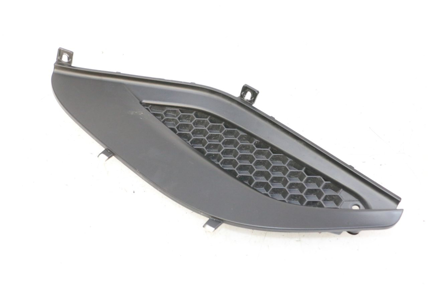 photo de OSŁONA POD SIODŁEM PRAWA PIAGGIO MP3 HPE 310 (2024 - 2025) - Zbliżenie techniczne