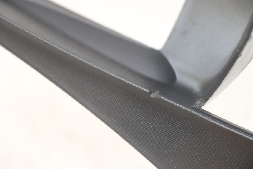 photo de OSŁONA POD SIODŁEM PRAWA PIAGGIO MP3 HPE 300 (2019 - 2026) - Szczegół części