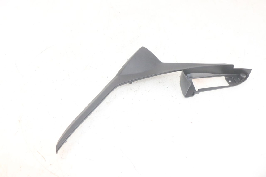 photo de OSŁONA POD SIODŁEM PRAWA PIAGGIO MP3 HPE 300 (2019 - 2026) - Zbliżenie techniczne