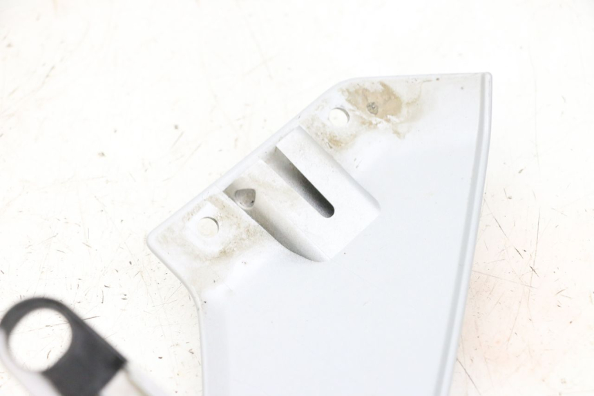 photo de OSŁONA POD SIODŁEM PRAWA YAMAHA MT-07 MT07 ABS 700 (2018 - 2020) - Zoom stanu zużycia