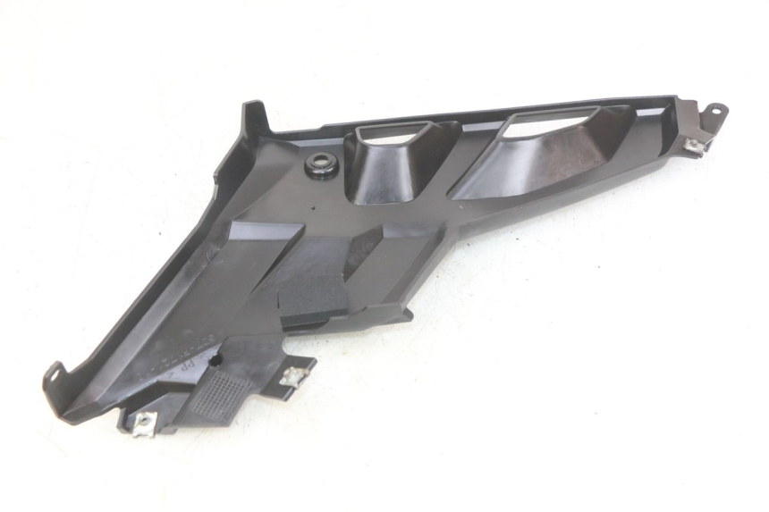 photo de OSŁONA POD SIODŁEM PRAWA YAMAHA MT ABS 125 (2014 - 2018) - Inny kąt widzenia