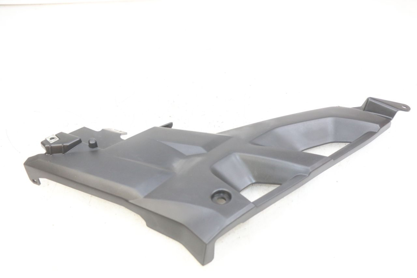 photo de OSŁONA POD SIODŁEM PRAWA YAMAHA MT ABS 125 (2014 - 2018) - Zbliżenie techniczne