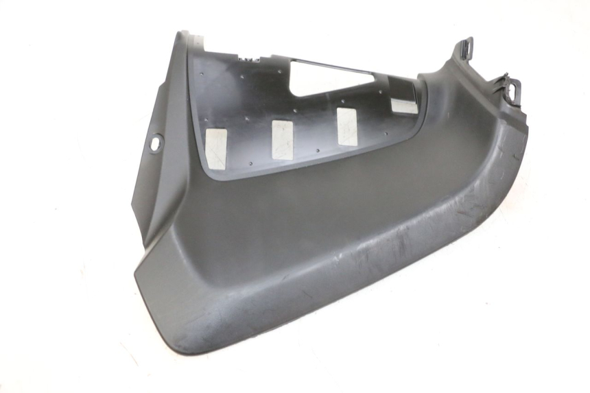 photo de OSŁONA POD SIODŁEM PRAWA YAMAHA NEO'S CORE 1 (2022 - 2026) - Widok z bliska