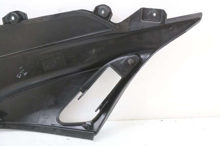 photo de OSŁONA POD SIODŁEM PRAWA PIAGGIO NEW TYPHOON 50 (2018 - 2021) - Zbliżenie techniczne