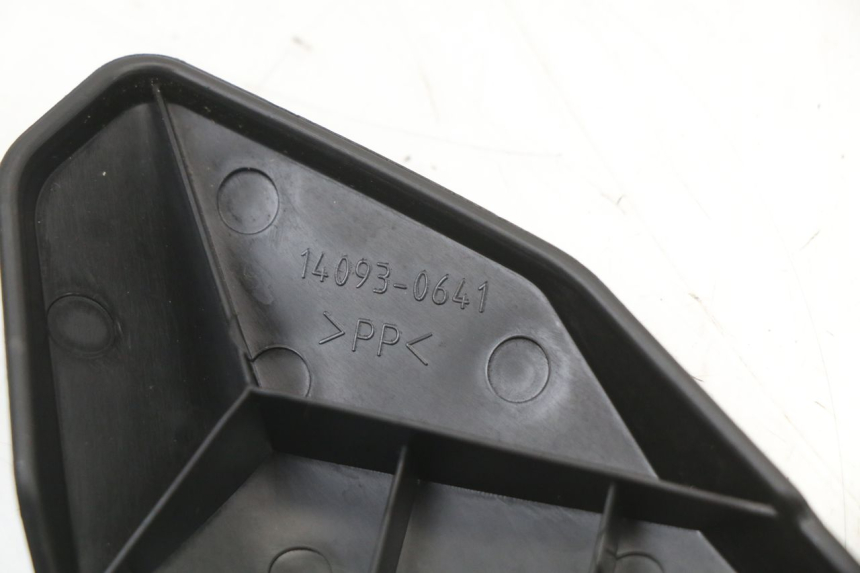 photo de OSŁONA POD SIODŁEM PRAWA KAWASAKI NINJA 400 (2018 - 2023) - Inny kąt widzenia