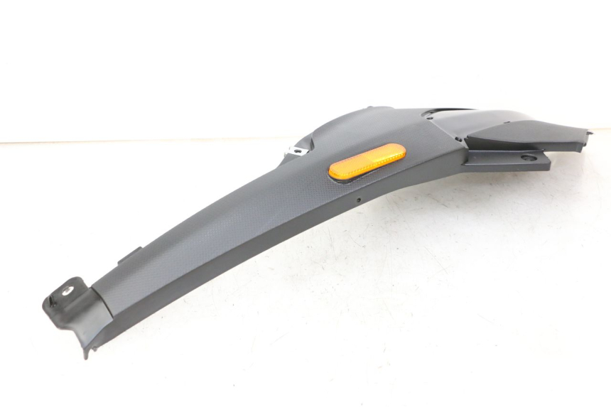 photo de OSŁONA POD SIODŁEM PRAWA PIAGGIO NRG POWER PUREJET 50 (2018 - 2021) - Szczegół części