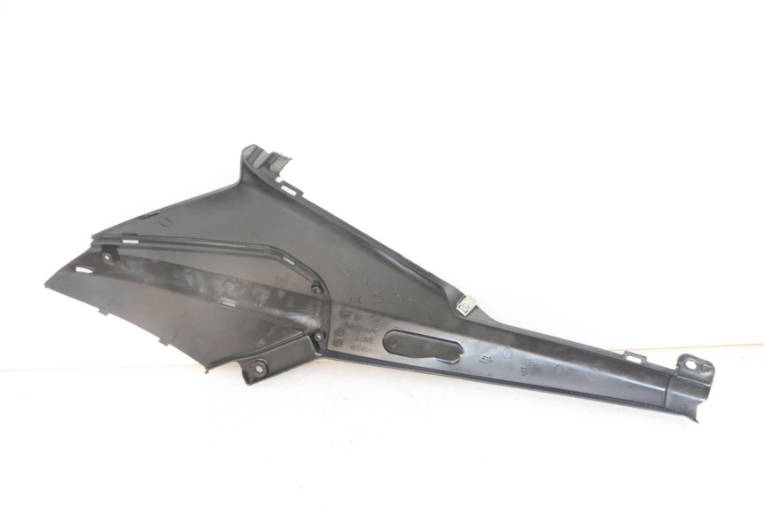 photo de OSŁONA POD SIODŁEM PRAWA PIAGGIO NRG POWER PUREJET 50 (2018 - 2021) - Szczegół części