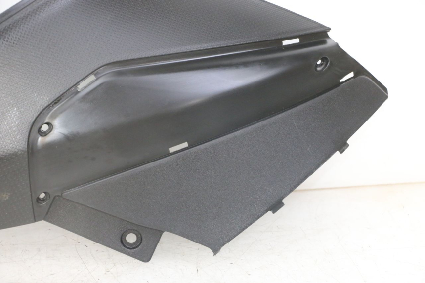 photo de OSŁONA POD SIODŁEM PRAWA PIAGGIO NRG POWER PUREJET 50 (2018 - 2021) - Oznaczenia i referencje