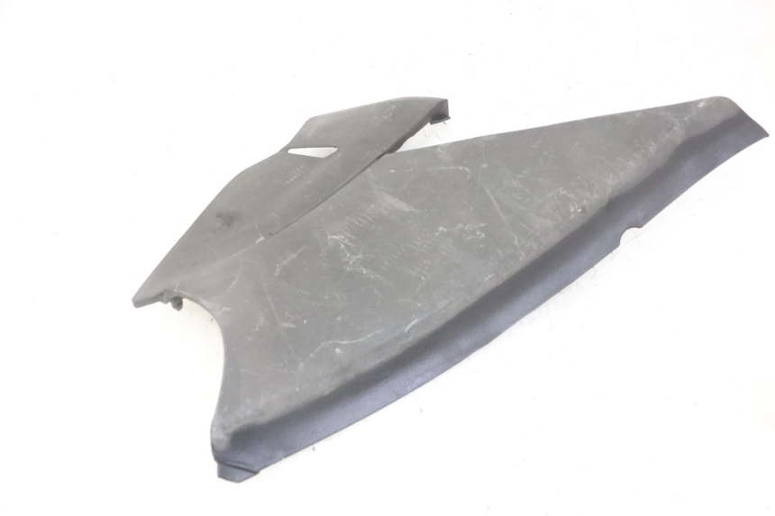 photo de OSŁONA POD SIODŁEM PRAWA HONDA NTV DEAUVILLE ABS 700 (2007 - 2016) - Zoom stanu zużycia