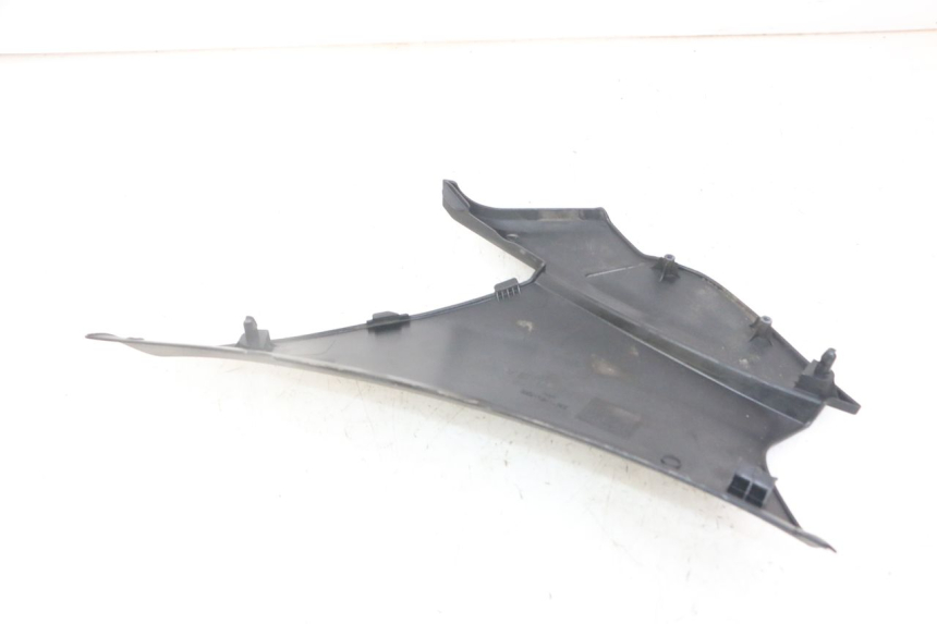 photo de OSŁONA POD SIODŁEM PRAWA HONDA NTV DEAUVILLE ABS 700 (2007 - 2016) - Zbliżenie techniczne