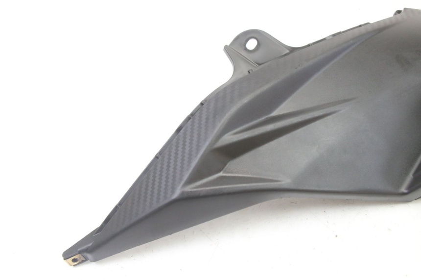 photo de OSŁONA POD SIODŁEM PRAWA SYM ORBIT III 3 4T 50 (2021 - 2025) - Szczegół części