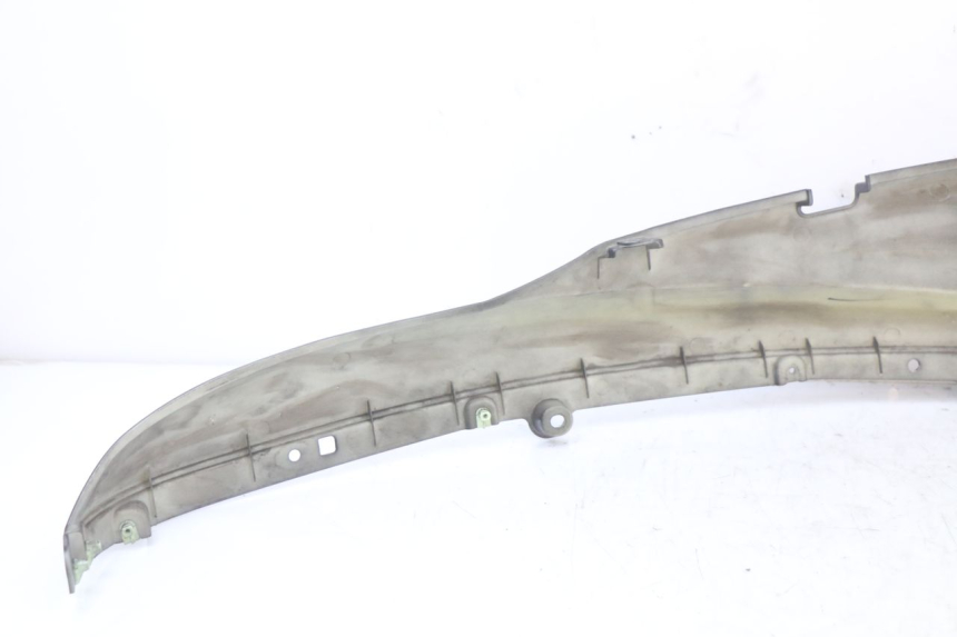 photo de OSŁONA POD SIODŁEM PRAWA PEUGEOT DJANGO 125 (2014 - 2017) - Punkty mocowania