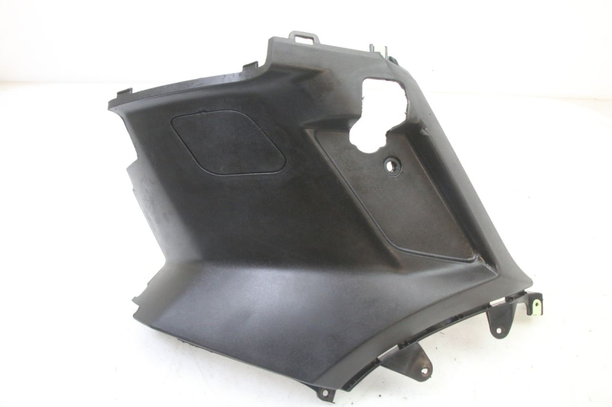 photo de OSŁONA POD SIODŁEM PRAWA PEUGEOT STREETZONE I 2T 50 (2018 - 2020) - Szczegół części