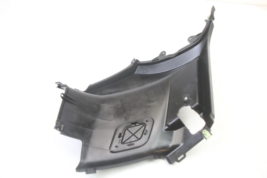 photo de OSŁONA POD SIODŁEM PRAWA PEUGEOT STREETZONE I 2T 50 (2018 - 2020) - Zoom stanu zużycia