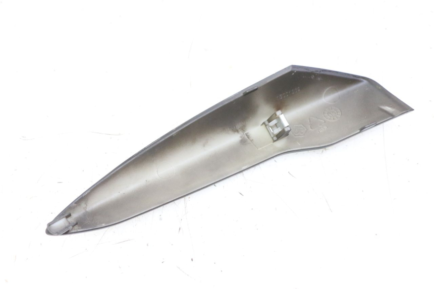 photo de OSŁONA POD SIODŁEM PRAWA PIAGGIO LIBERTY IGET 4T 50 (2021 - 2025) - Zoom stanu zużycia