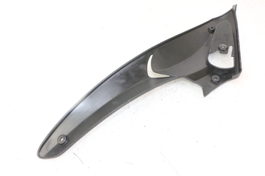 photo de OSŁONA POD SIODŁEM PRAWA GILERA RUNNER SL 50 (2006 - 2009) - Szczegół części