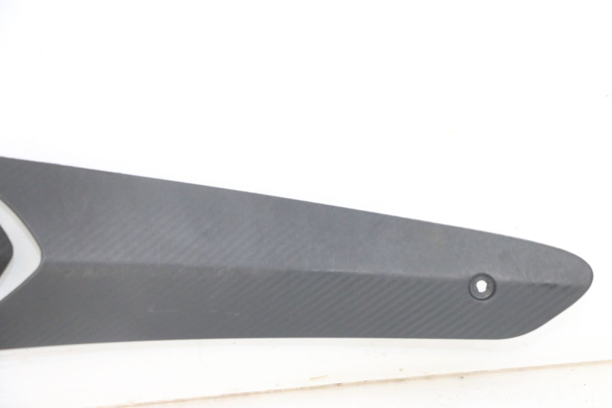 photo de OSŁONA POD SIODŁEM PRAWA GILERA RUNNER SL 50 (2006 - 2009) - Punkty mocowania