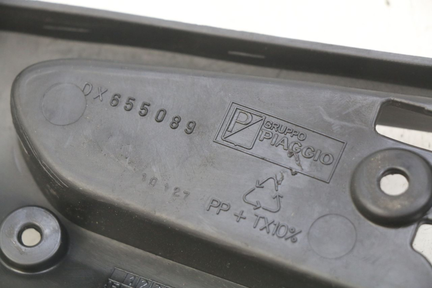 photo de OSŁONA POD SIODŁEM PRAWA GILERA RUNNER SP 50 (2009 - 2017) - Szczegół części