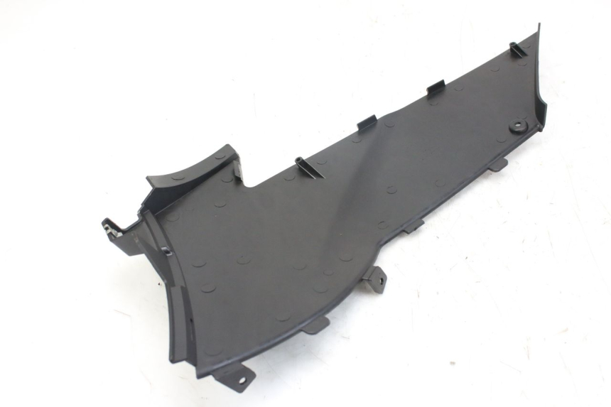 photo de OSŁONA POD SIODŁEM PRAWA DAELIM S2 FI 125 (2008 - 2017) - Zbliżenie techniczne