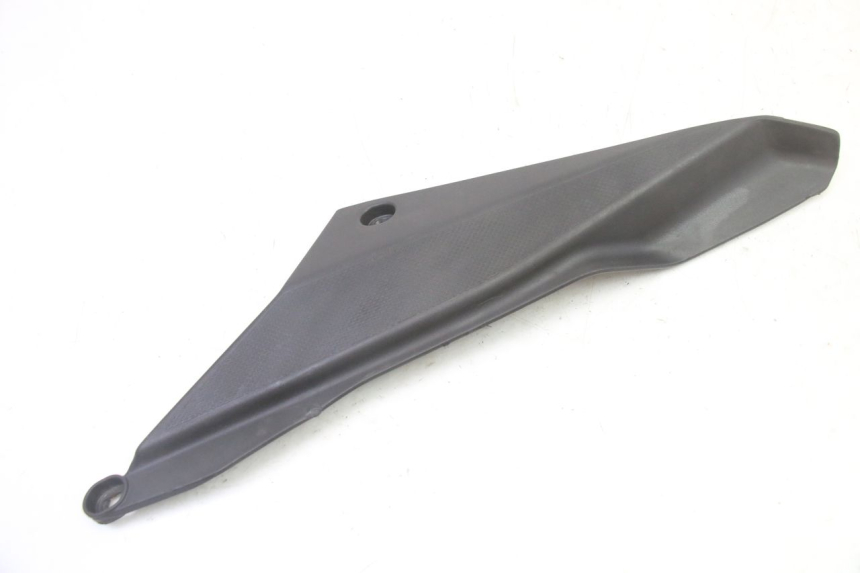 photo de OSŁONA POD SIODŁEM PRAWA GILERA SMT SUPERMOTARD 50 (2009 - 2017) - Inny kąt widzenia