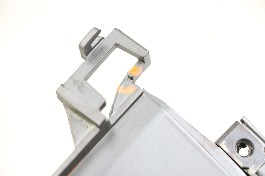 photo de OSŁONA POD SIODŁEM PRAWA PEUGEOT SPEEDFIGHT 4 2T 50 (2015 - 2019) - Inny kąt widzenia