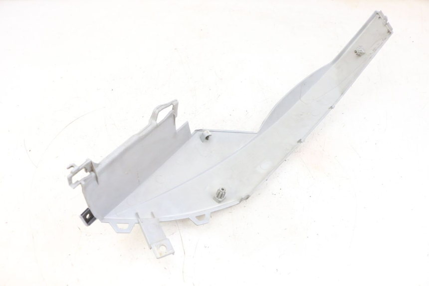 photo de OSŁONA POD SIEDZENIEM PRAWA PEUGEOT SPEEDFIGHT 4 4T EFI 50 (2021 - 2025) - Punkty mocowania