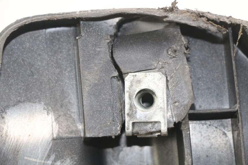 photo de OSŁONA POD SIODŁEM PRAWA APRILIA SR 2T 50 (2012 - 2017) - Szczegół części