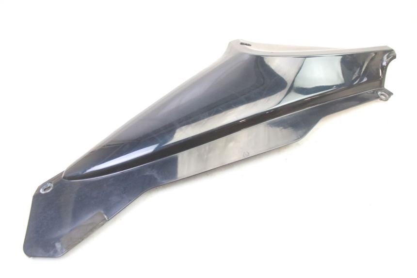 photo de OSŁONA POD SIODŁEM PRAWA HONDA ST PAN EUROPEAN 1300 (2002 - 2013) - Zoom stanu zużycia