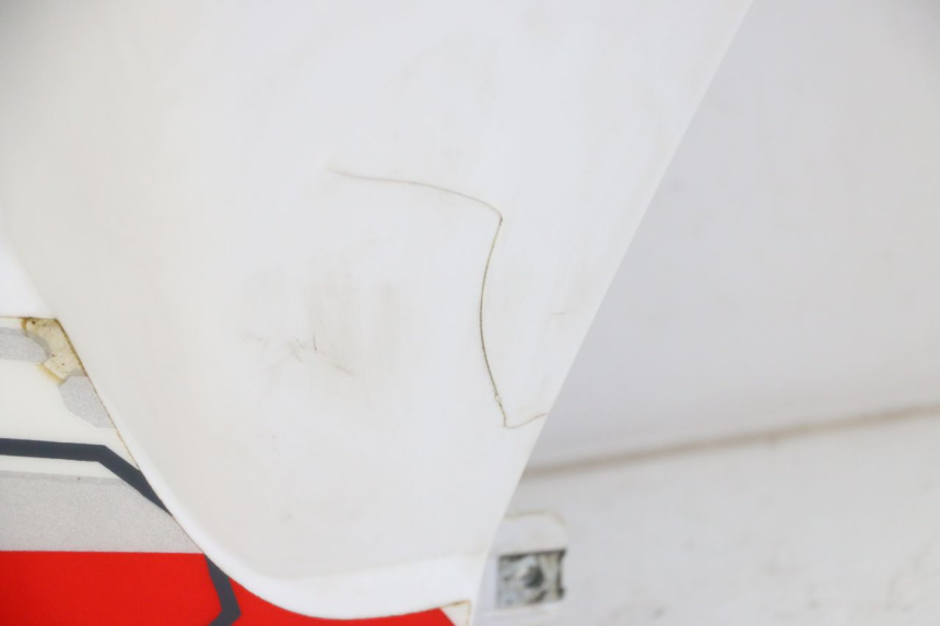 photo de OSŁONA POD SIODŁEM PRAWA HYTRACK ST 170 (2020 - 2024) - Szczegóły charakterystyczne