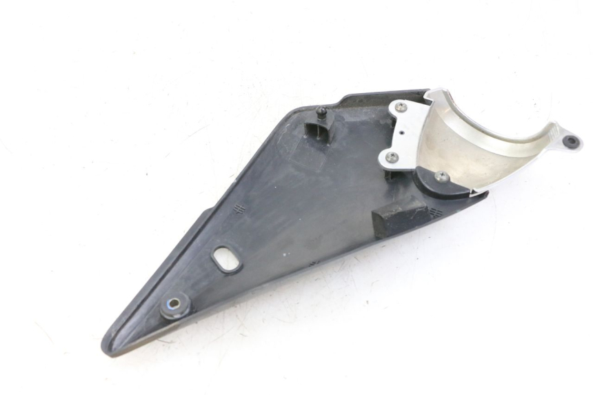 photo de OSŁONA POD SIODŁEM PRAWA SUZUKI GSF S BANDIT 600 (2000 - 2004) - Zoom stanu zużycia