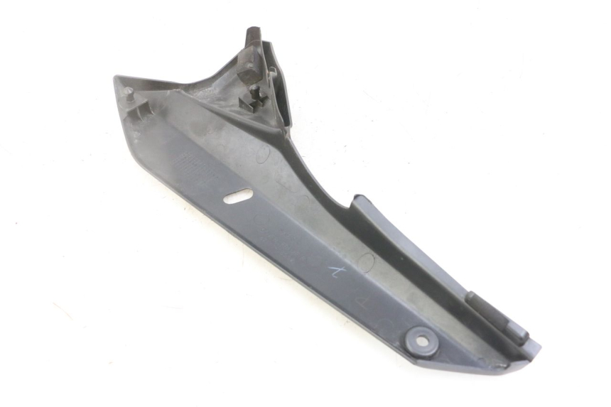 photo de OSŁONA POD SIODŁEM PRAWA SUZUKI GSX F GSXF 650 (2007 - 2015) - Zoom stanu zużycia