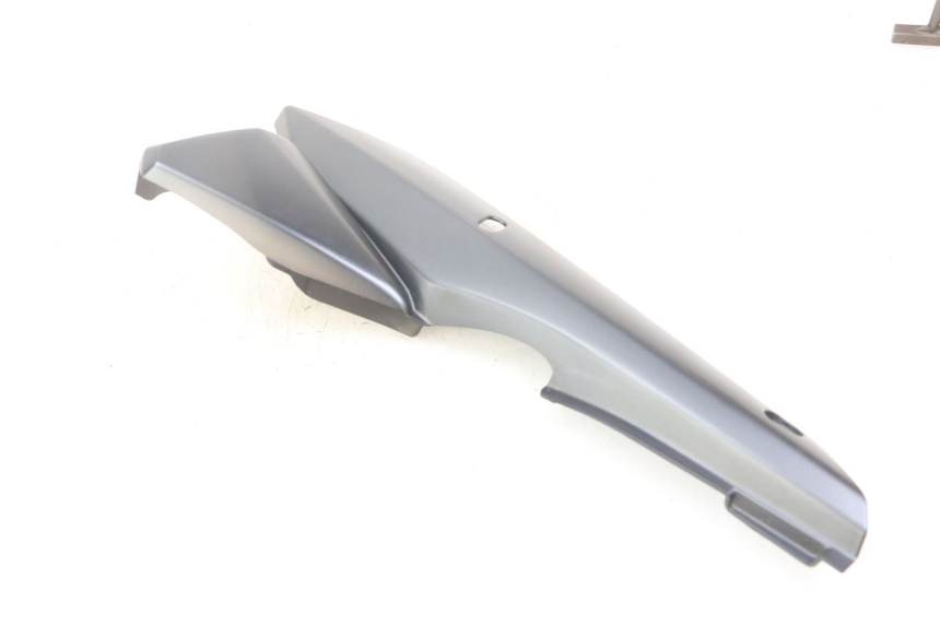 photo de OSŁONA POD SIODŁEM PRAWA SUZUKI GSX F GSXF 650 (2007 - 2015) - Widok ogólny