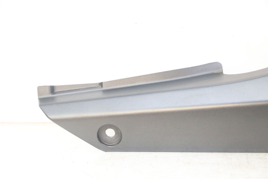 photo de OSŁONA POD SIODŁEM PRAWA SUZUKI GSX F GSXF 650 (2007 - 2015) - Stan powierzchni